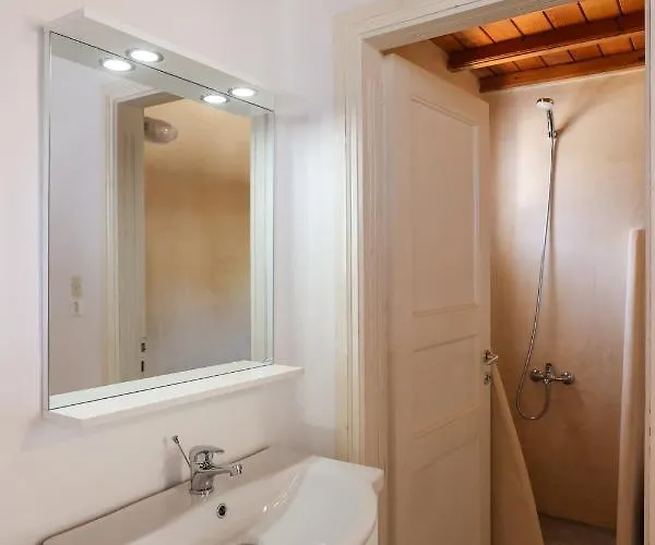 Mykonos In White * Mykonos Town