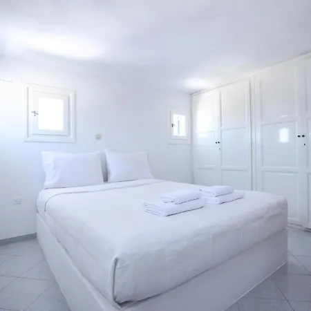 فيلة Mykonos In White